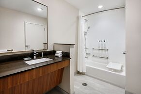 NEW - Fairfield Inn & Suites by Marriott Orlando at Millenia