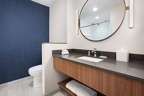 NEW - Fairfield Inn & Suites by Marriott Orlando at Millenia