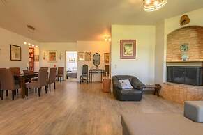 Crete Getaway 3Bd Apt w Garden and View