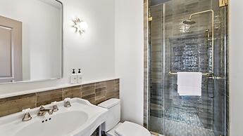 The Mary Beth Hotel & Gallery