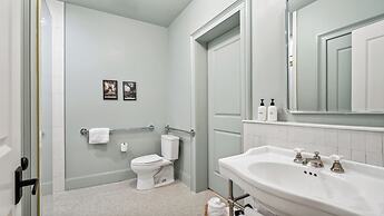 The Mary Beth Hotel & Gallery