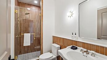 The Mary Beth Hotel & Gallery