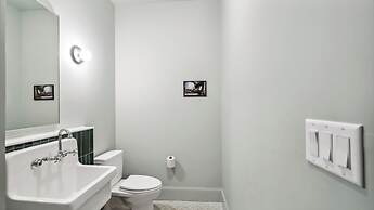 The Mary Beth Hotel & Gallery