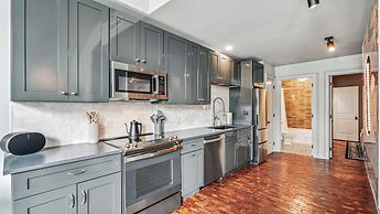 The Mary Beth Hotel & Gallery