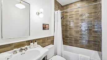 The Mary Beth Hotel & Gallery