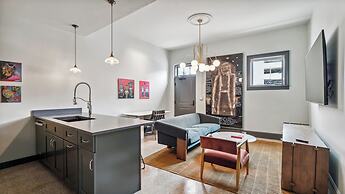 The Mary Beth Hotel & Gallery