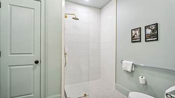 The Mary Beth Hotel & Gallery