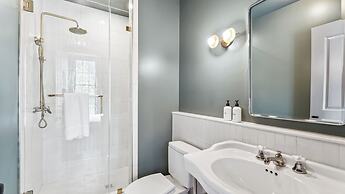 The Mary Beth Hotel & Gallery