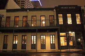 The Mary Beth Hotel & Gallery