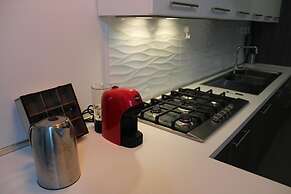 Villa Laura, Complete and Modern Furnishings, a Green Oasis by the Cit