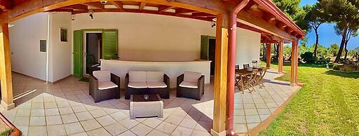 Villa Laura, Complete and Modern Furnishings, a Green Oasis by the Cit