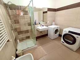 Villa Laura, Complete and Modern Furnishings, a Green Oasis by the Cit