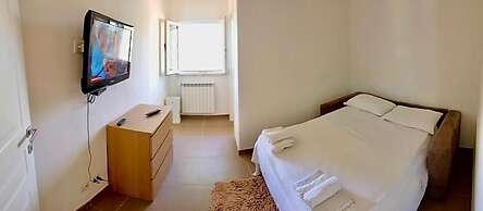 Villa Laura, Complete and Modern Furnishings, a Green Oasis by the Cit