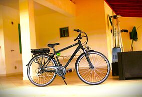 Villa Laura, Complete and Modern Furnishings, a Green Oasis by the Cit