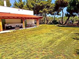 Villa Laura, Complete and Modern Furnishings, a Green Oasis by the Cit