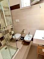 Villa Laura, Complete and Modern Furnishings, a Green Oasis by the Cit