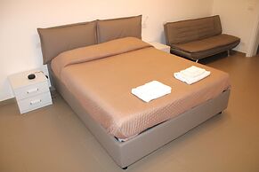 Villa Laura, Complete and Modern Furnishings, a Green Oasis by the Cit