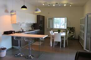 Villa Laura, Complete and Modern Furnishings, a Green Oasis by the Cit