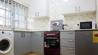 Tropical Oasis in Accra - 2 Bedroom Apartment