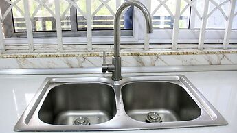 Tropical Oasis in Accra - 2 Bedroom Apartment