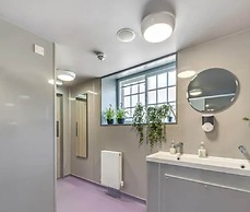 Immaculate 6-bed Ivy House