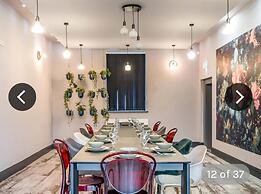 Immaculate 6-bed Ivy House