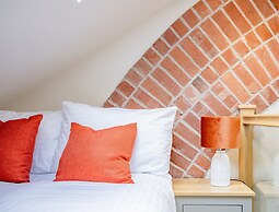 Exquisite renovation in central location