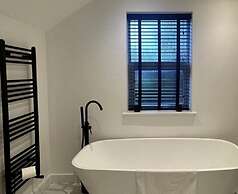 Exquisite renovation in central location