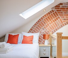 Exquisite renovation in central location