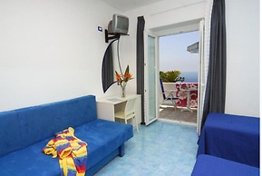 Room in B&B - Standard Double or Twin Room in Ischia per 2 People