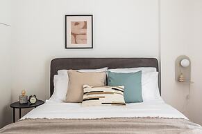 Faliro Sunlit 3BR Apartment