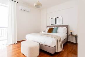 Faliro Sunlit 3BR Apartment