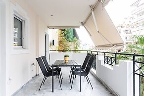 Faliro Sunlit 3BR Apartment