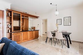 Faliro Sunlit 3BR Apartment