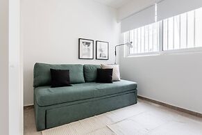 Faliro Sunlit 3BR Apartment