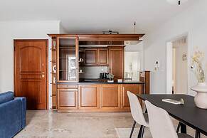 Faliro Sunlit 3BR Apartment