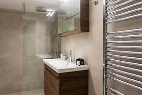 Faliro Sunlit 3BR Apartment