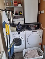 3 Bed Farmhouse - Sleeps 6 - Wifi - Parking
