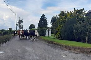 3 Bed Farmhouse - Sleeps 6 - Wifi - Free Parking