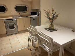 Free Parking Near City Centre & Stadium Sleeps 6-8