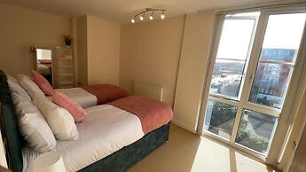 Free Parking Near City Centre & Stadium Sleeps 6-8
