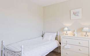Modern Homestay Room near Dublin Airport