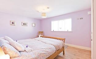 Modern Homestay Room near Dublin Airport