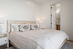 Vinnie's Beach House 6 Bedroom Home