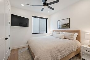 Vinnie's Beach House 6 Bedroom Home