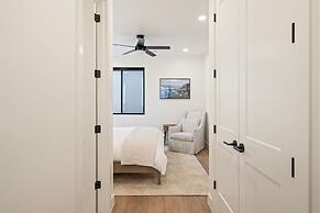 Vinnie's Beach House 6 Bedroom Home