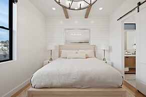 Vinnie's Beach House 6 Bedroom Home