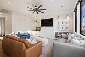 Vinnie's Beach House 6 Bedroom Home