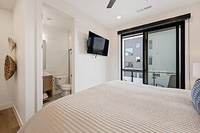 Vinnie's Beach House 6 Bedroom Home