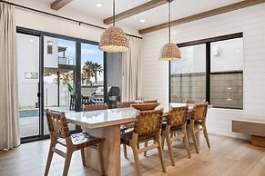 Vinnie's Beach House 6 Bedroom Home